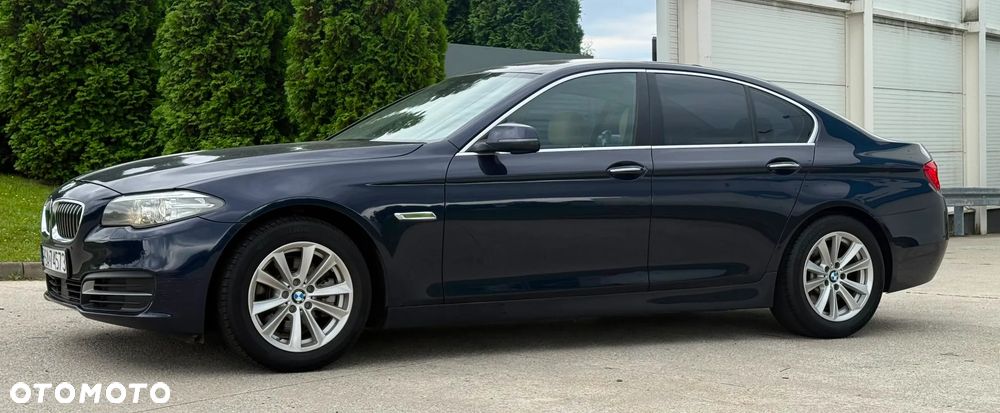 BMW Seria 5 528i xDrive Sport-Aut Luxury Line - 7