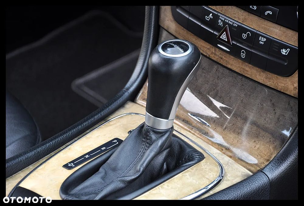 Mercedes-Benz Klasa E 320 CDI 7G-TRONIC Avantgarde - 35