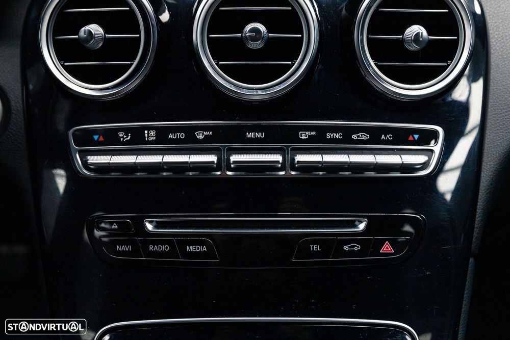 Mercedes-Benz GLC 220 d 4Matic 9G-TRONIC AMG Line - 37