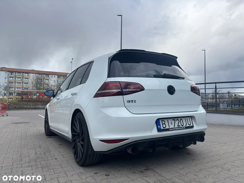 Volkswagen Golf GTI BlueMotion Technology DSG - 2