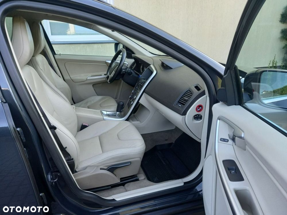 Volvo XC 60 D3 R Design - 23