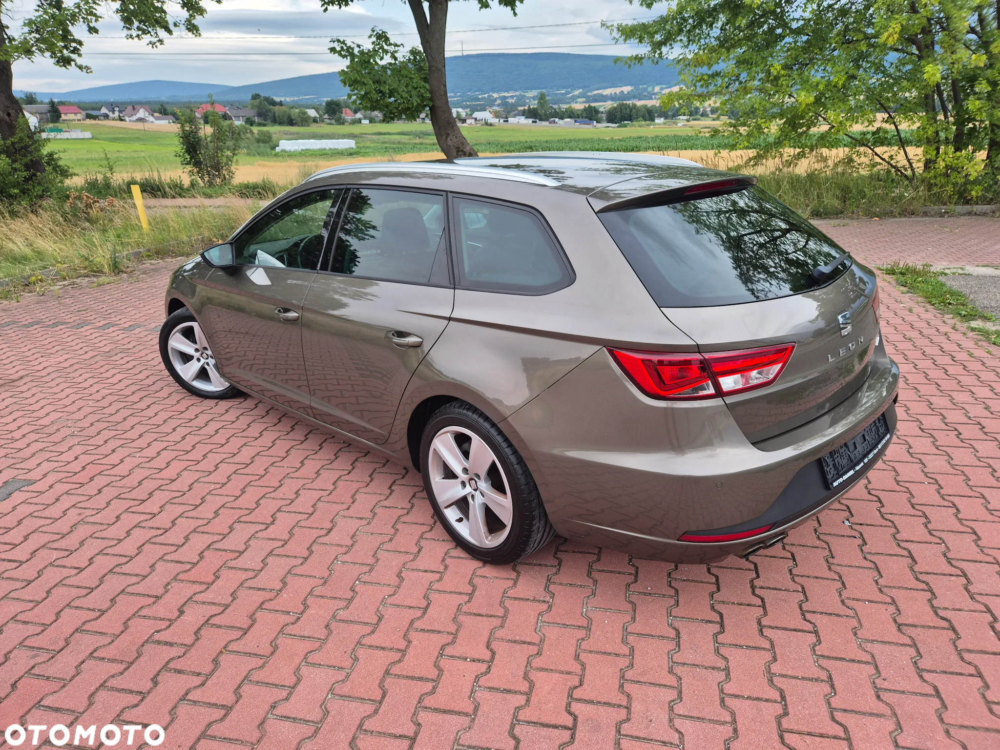 Seat Leon Sportstourer 2.0 TDI FR Plus - 2