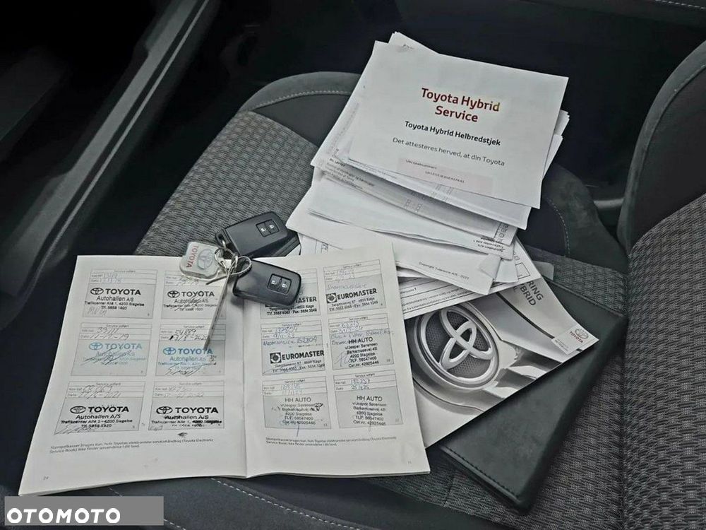 Toyota Auris 1.8 HSD Prestige - 30