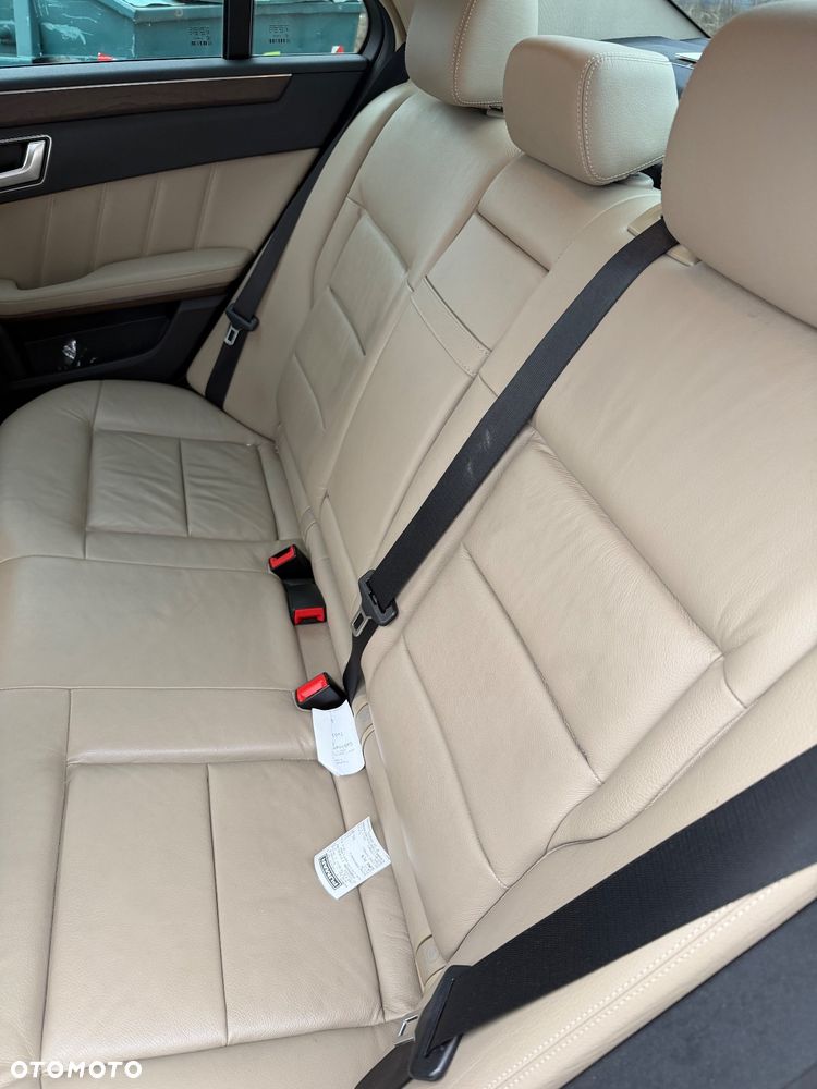 Mercedes-Benz Klasa E 250 CDI 4-Matic BlueEff Avantgarde - 22