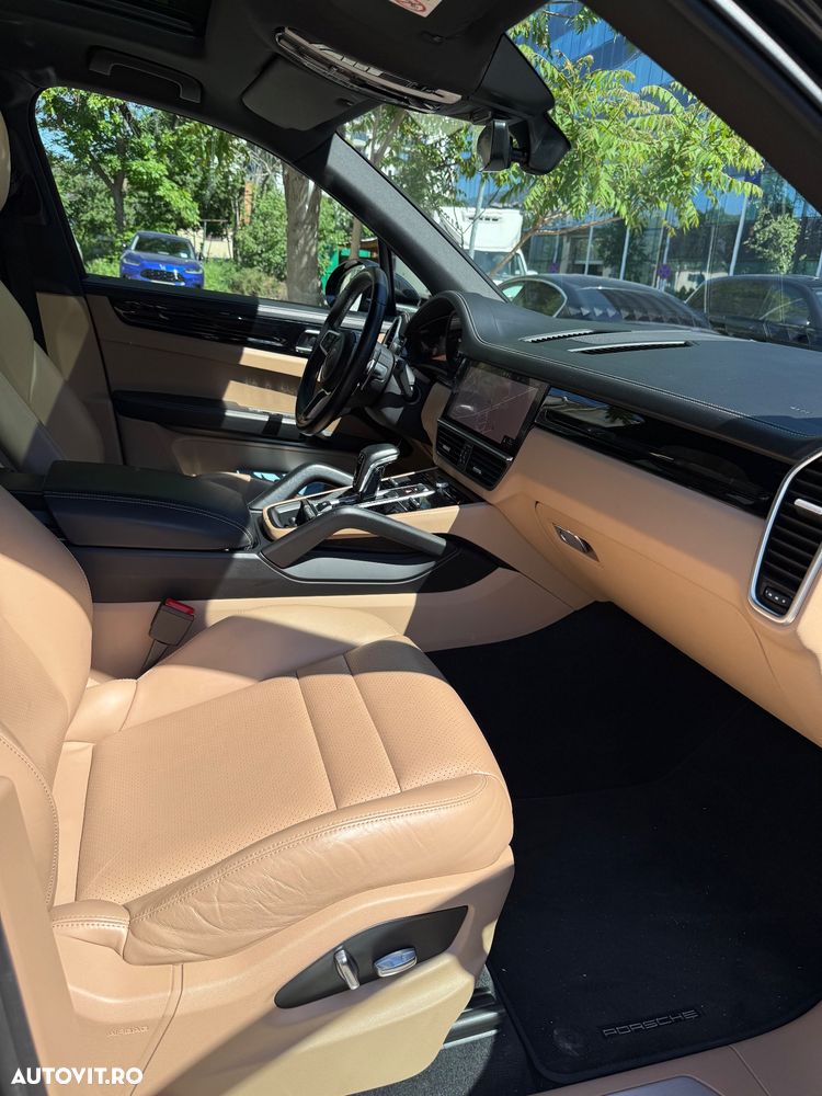 Porsche Cayenne - 5