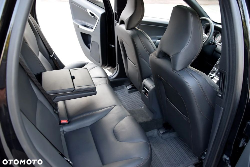 Volvo XC 60 D5 AWD Summum - 21