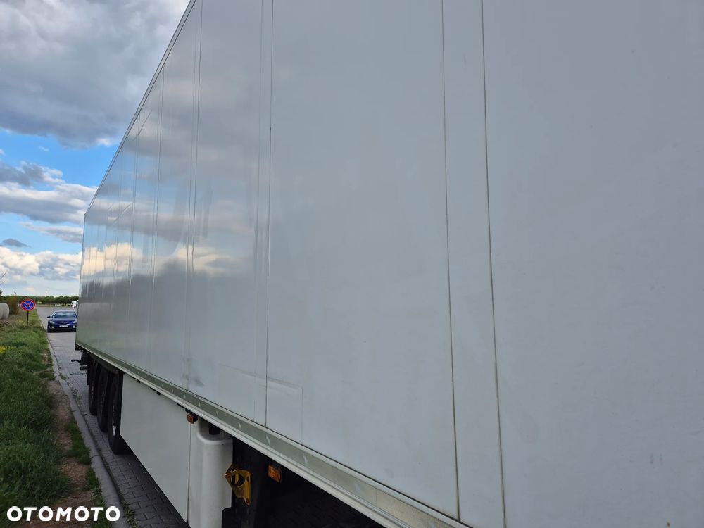 Schmitz Cargobull Vector 1950 MULTITEMPERATURA NOWE OPONY 100% / ŚCIANA GRODZIOWA / DOPPEL STOCK / BELKI / PODNOSZONA OŚ / z Niemiec / 2015 / CARRIER CHŁODNIA CHLODNIA LODÓWKA PODWÓJNY ZAŁADUNEK PIĘTROWA - 4
