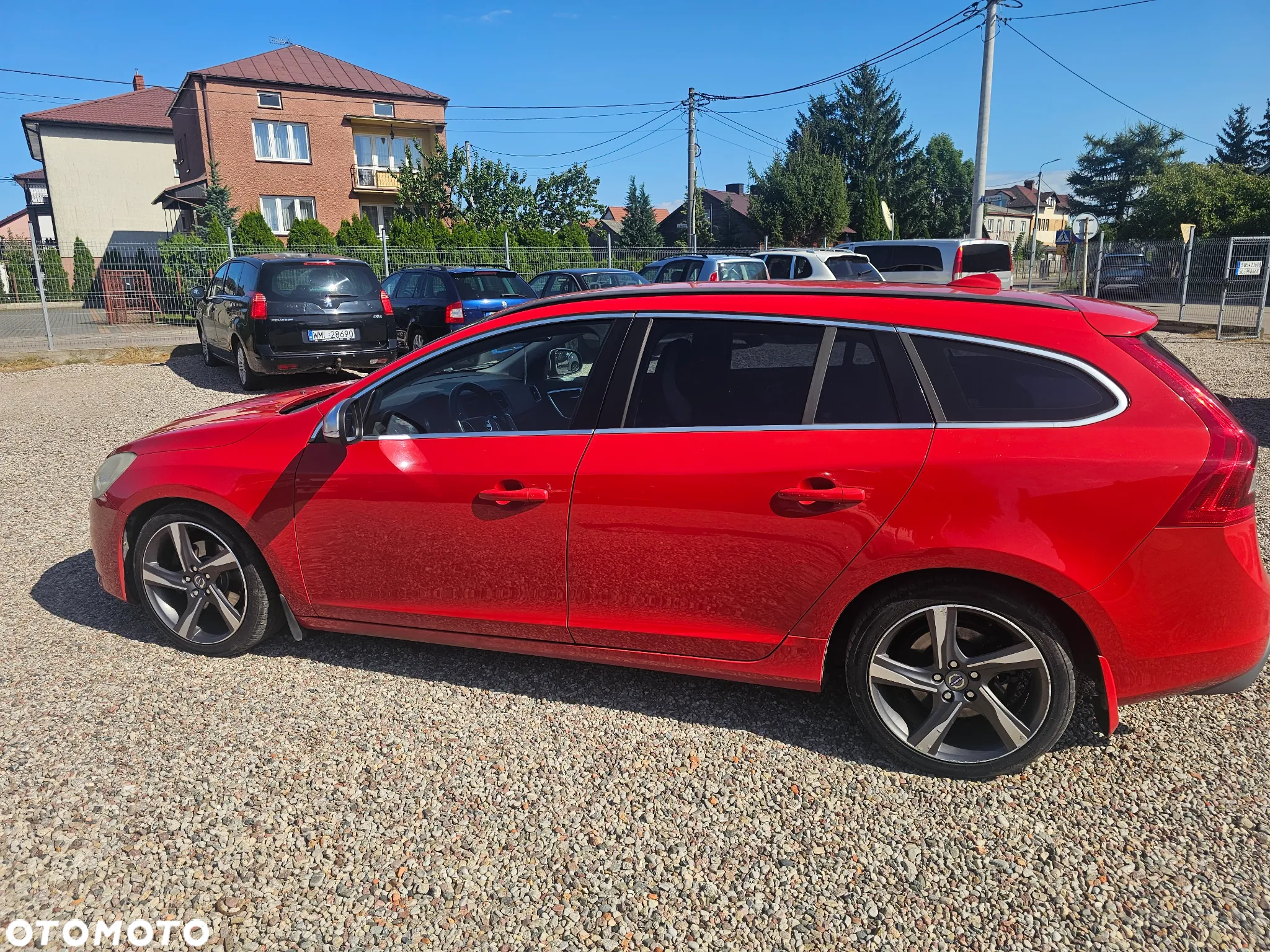 Volvo V60 D2 R-Design - 3