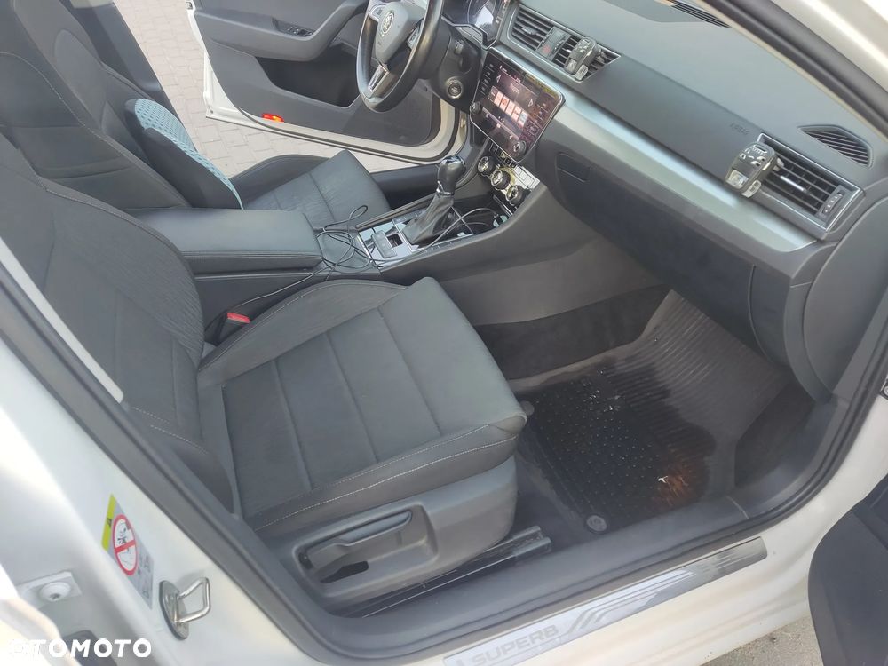 Skoda Superb 2.0 TDI SCR Ambition DSG - 13