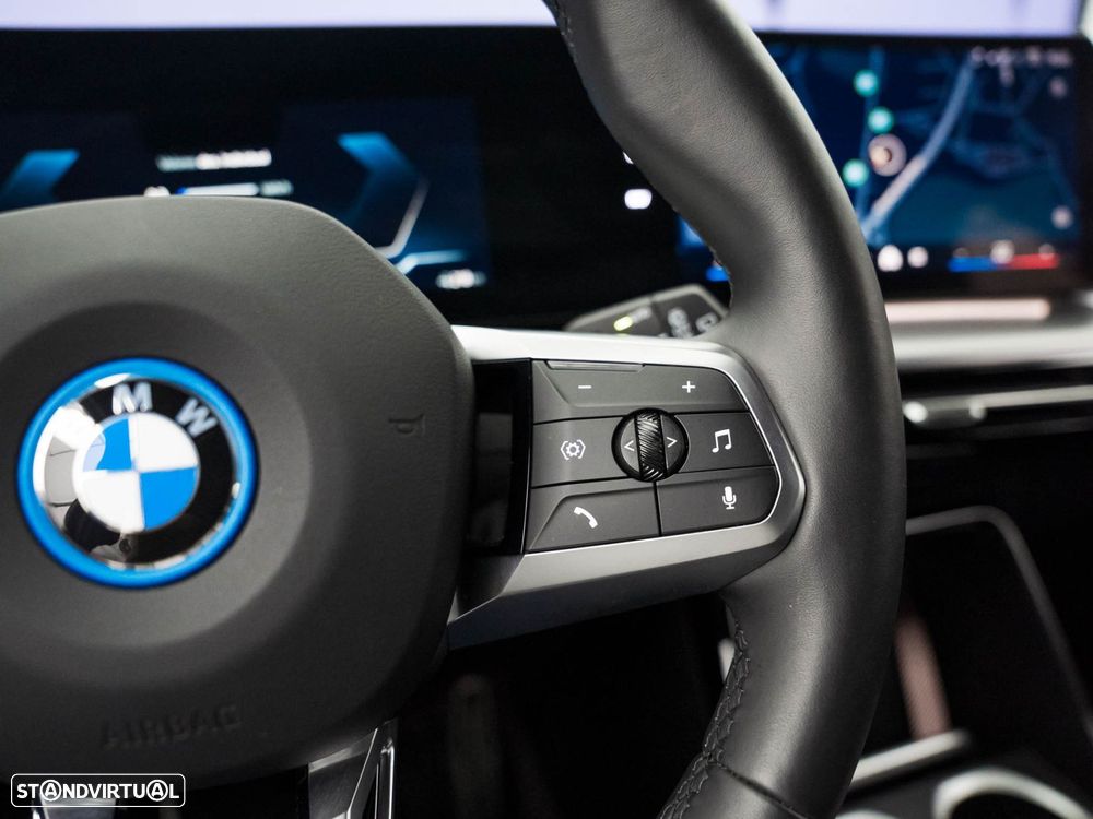 BMW iX1 eDrive20 Pack Desportivo M - 23