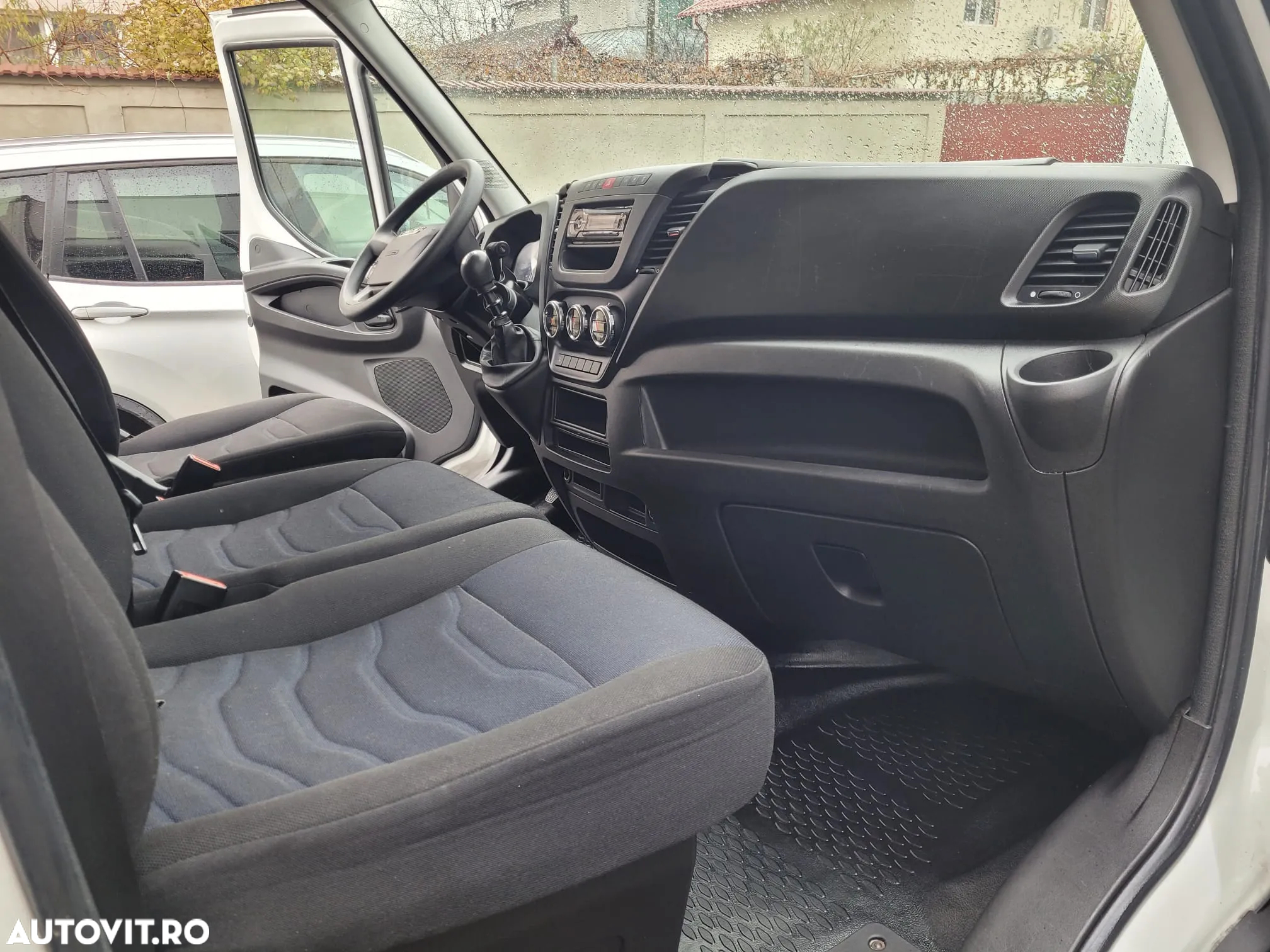 Iveco Daily 35-150 box si lift, cat B, box 8 Europlateti, motorizare 3.0l, finantare leasing - 14