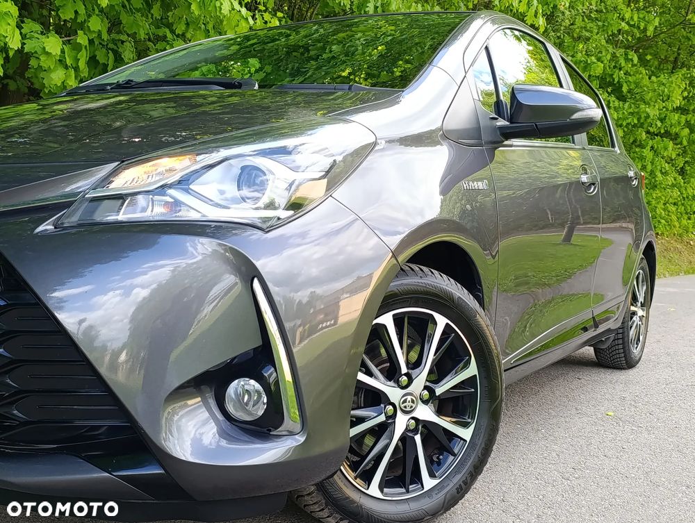 Toyota Yaris Hybrid 100 Premium - 31