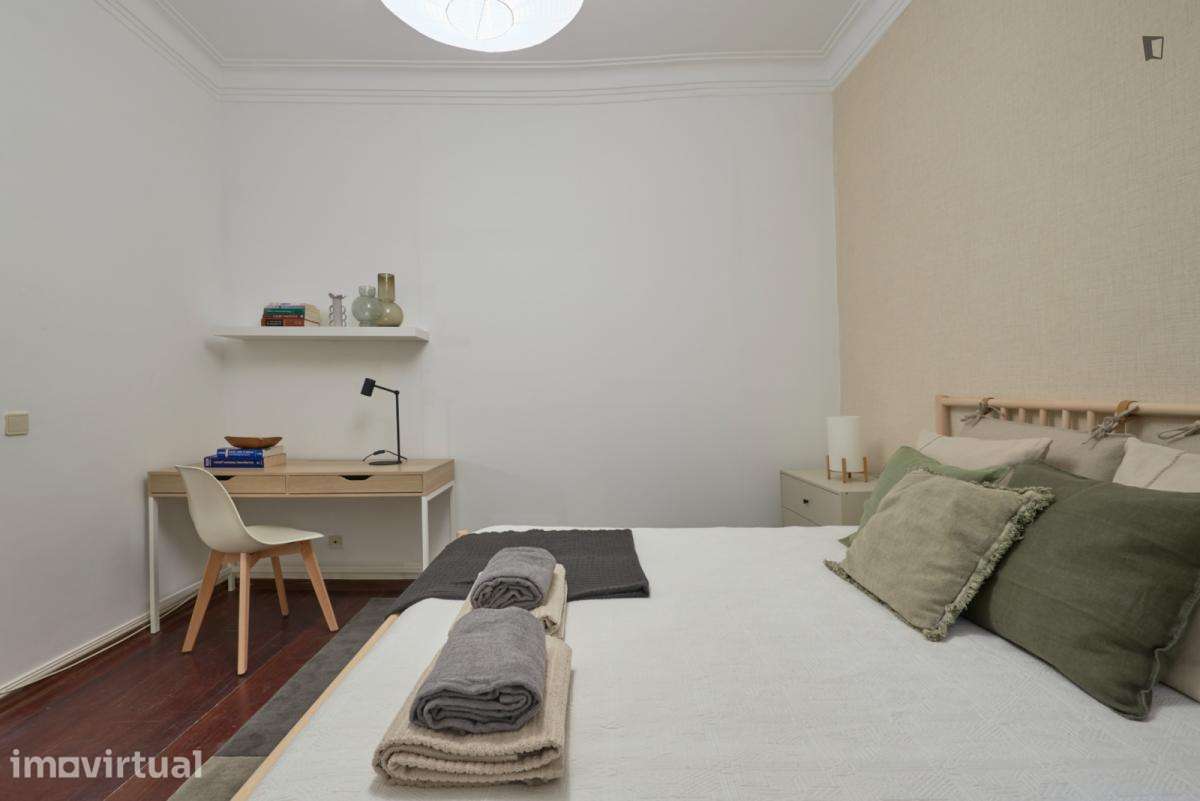 Quarto - localizado em Marquês de Pombal Lisbon - Grande imagem: 3/60