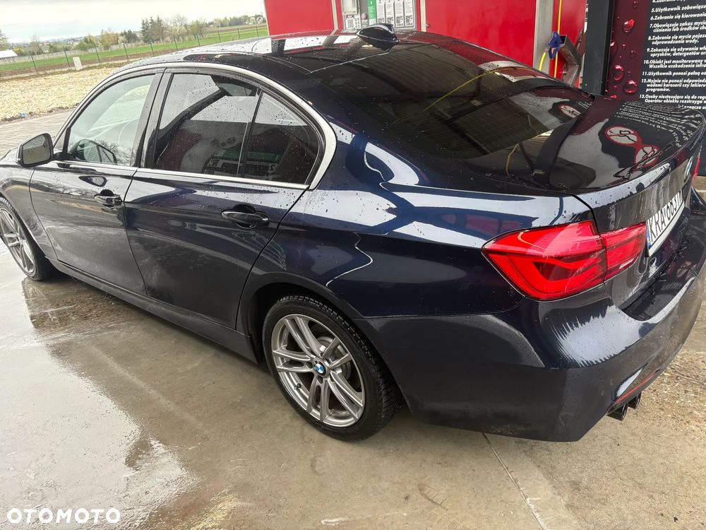 BMW Seria 3 330i - 3