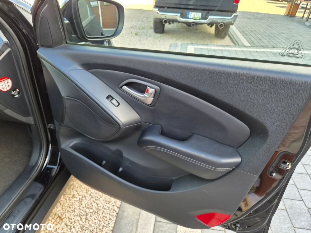 Hyundai ix35 1.7 CRDi 2WD Fifa World Cup Edition - 25