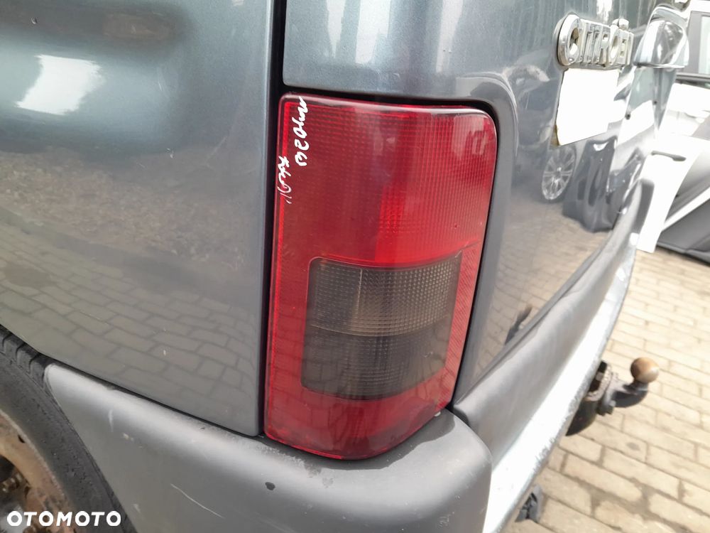 CITROEN BERLINGO I LIFT LAMPA LEWA TYLNA LEWY TYŁ W BŁOTNIK - 2