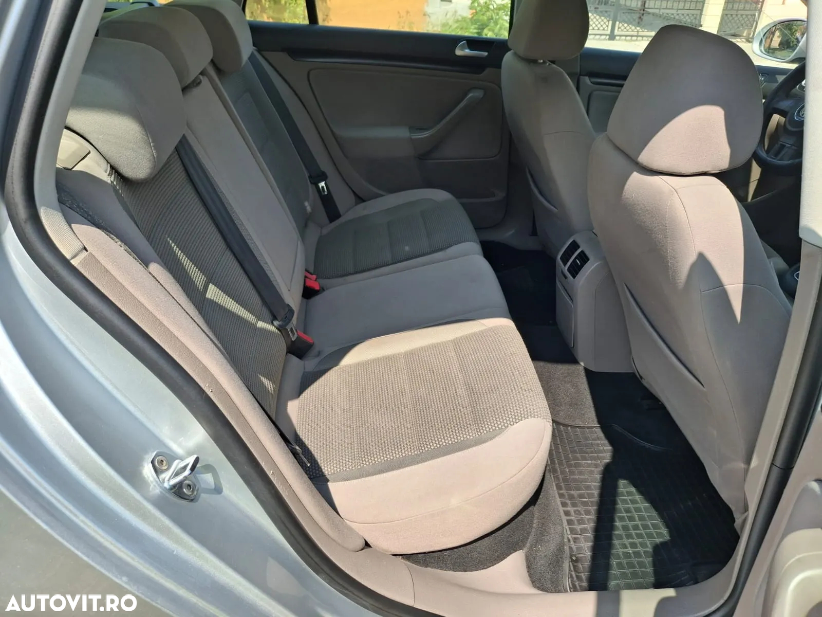Volkswagen Golf 1.6 TDI DPF Style - 6