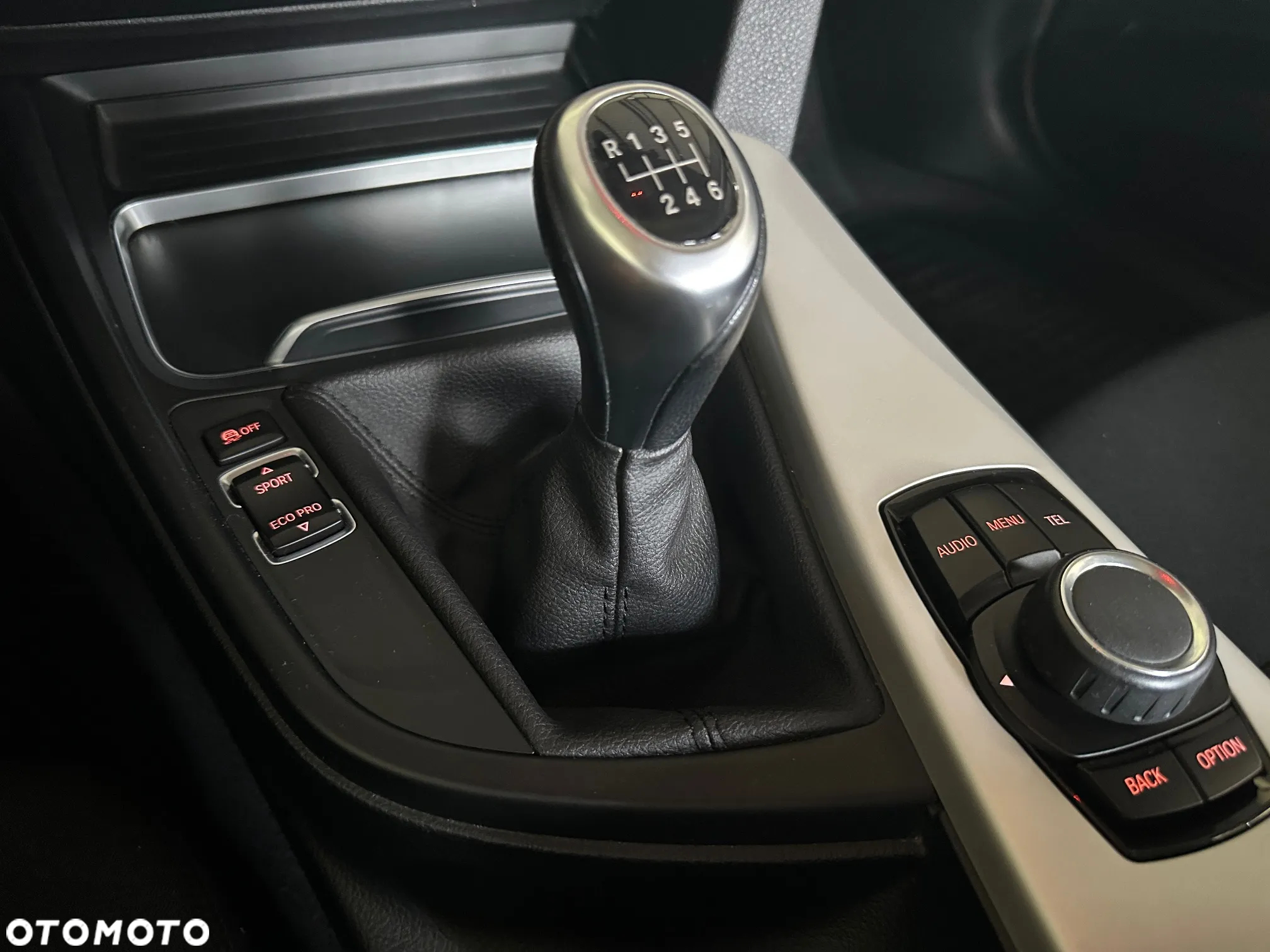 BMW Seria 3 318i - 8