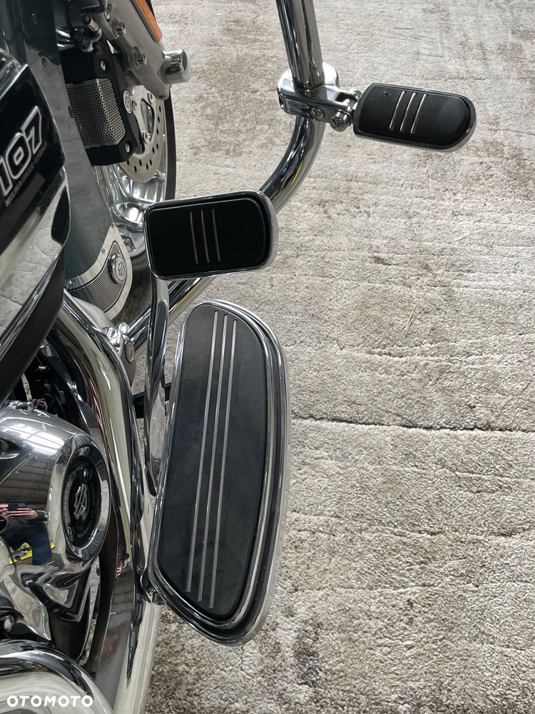 Harley-Davidson Touring Road King - 13