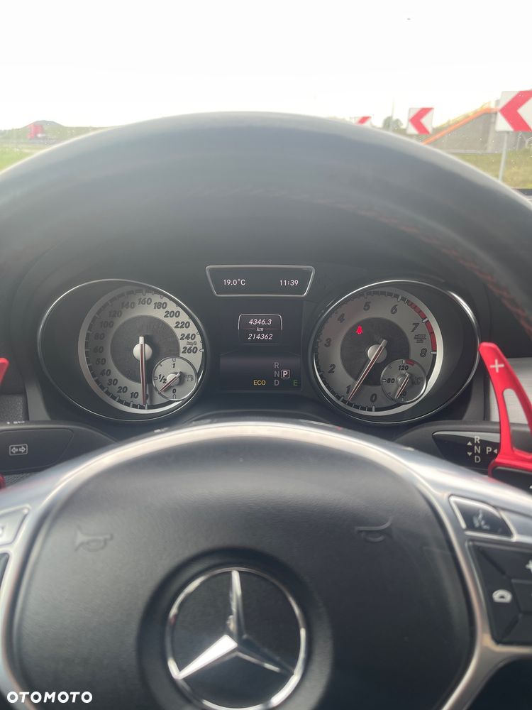 Mercedes-Benz CLA 250 7G-DCT - 32