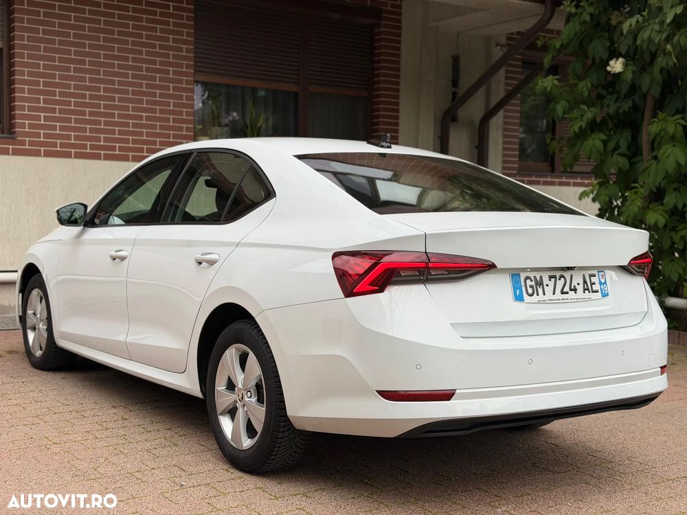 Skoda Octavia 2.0 TDI DSG Ambition - 6