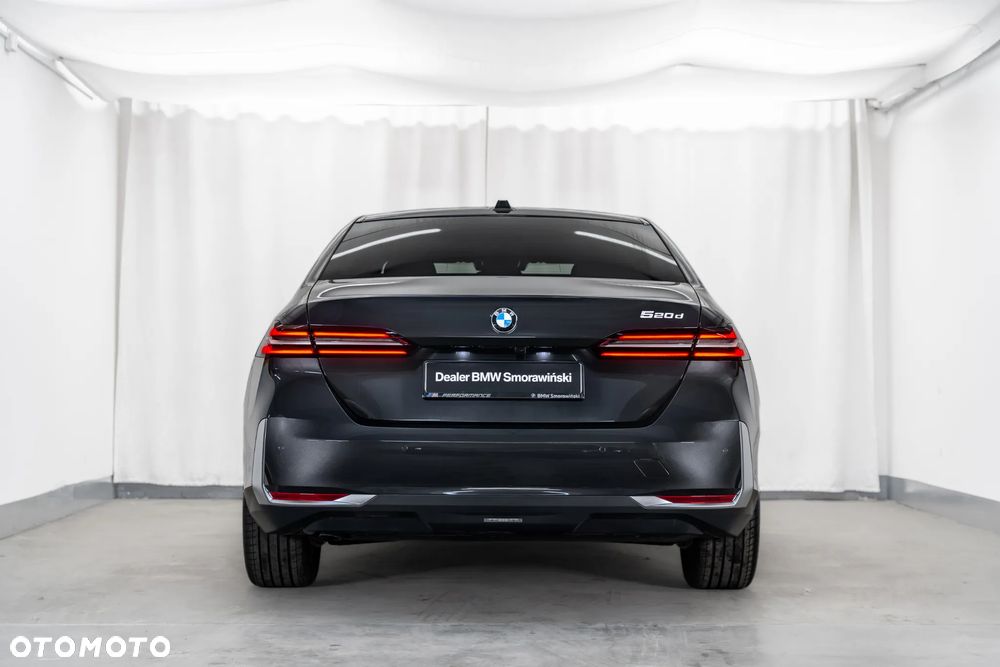 BMW Seria 5 520d mHEV - 5