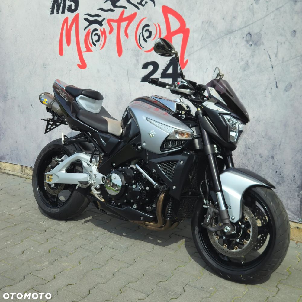 Suzuki GSX - 6