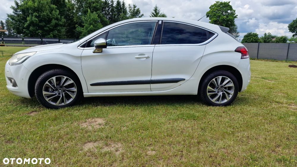 Citroën DS4 e-HDi 110 EGS6 SoChic - 13