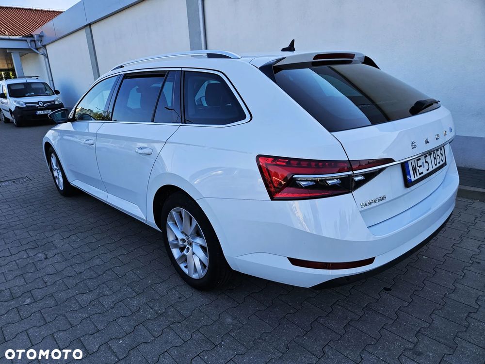 Skoda Superb 2.0 TDI SCR Style DSG - 4