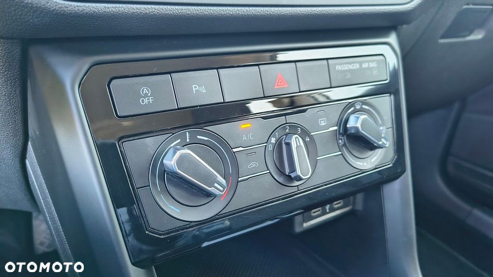 Volkswagen T-Cross - 24