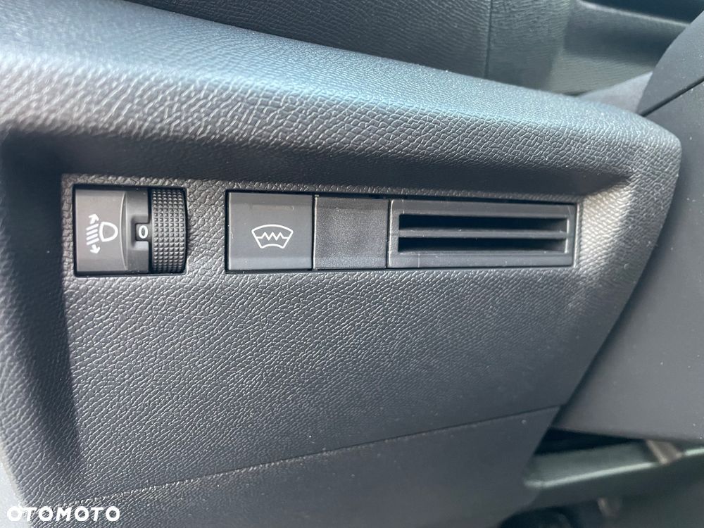 Citroën C4 PureTech 130 Stop&Start EAT8 SHINE - 19