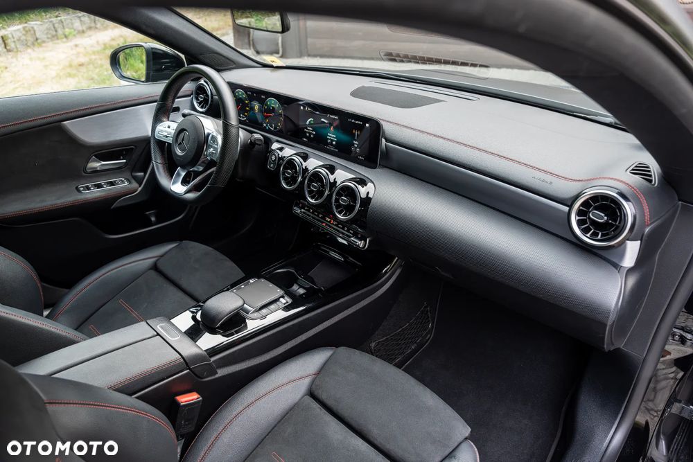 Mercedes-Benz CLA 180 AMG Line 7G-DCT - 23
