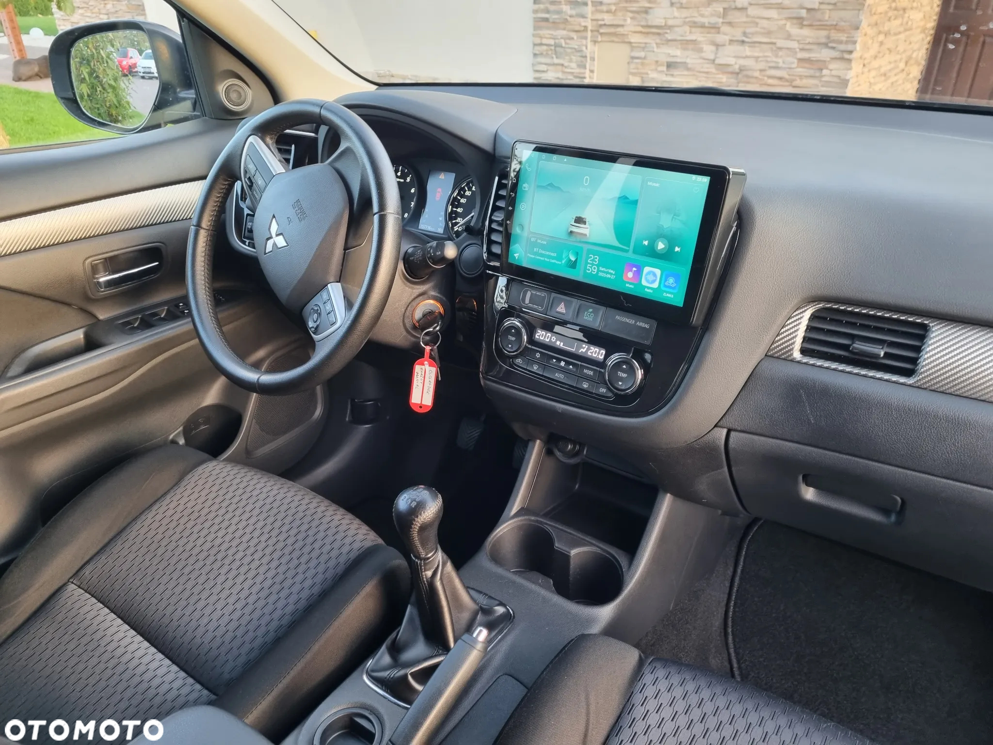 Mitsubishi Outlander - 8