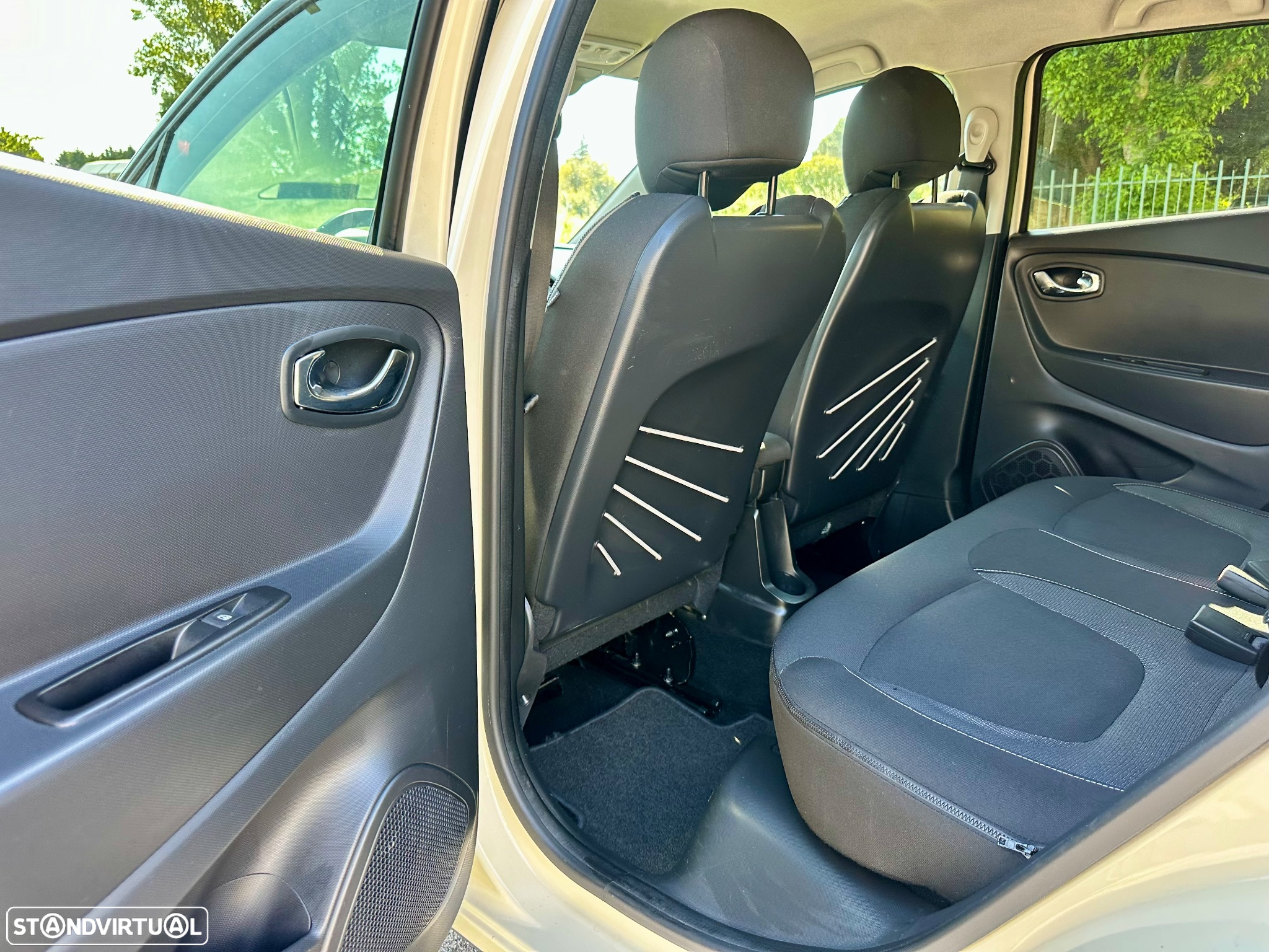Renault Captur 0.9 TCE Exclusive - 24