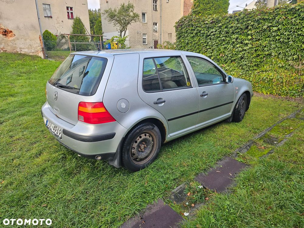 Volkswagen Golf IV 1.4 16V Basis - 4