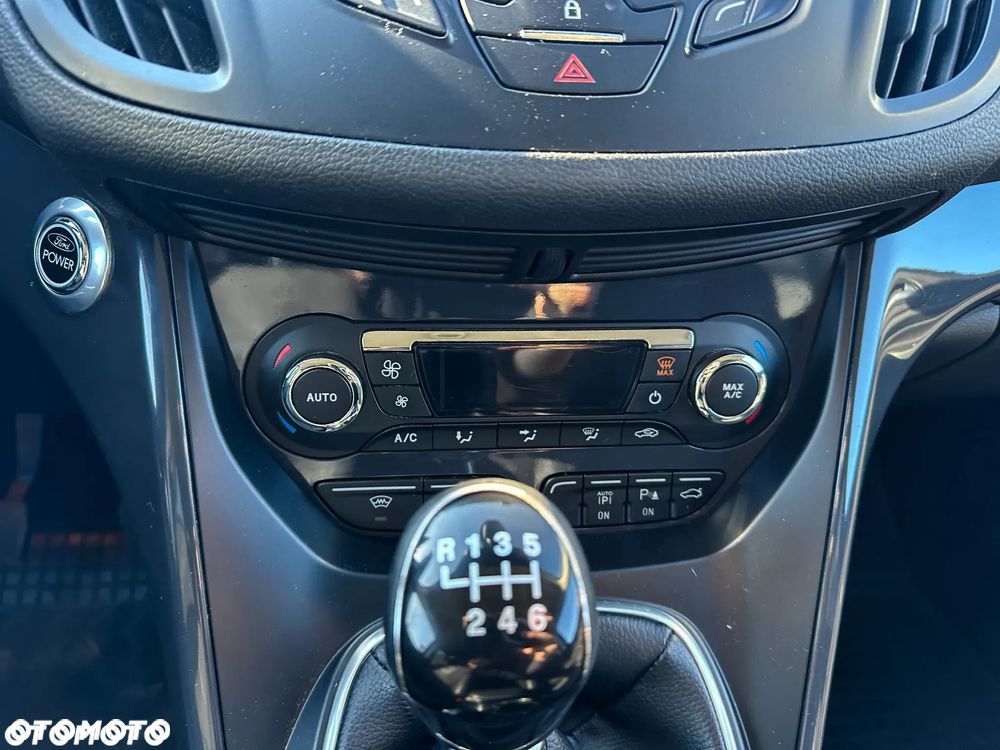 Ford Kuga 2.0 TDCi 4x4 Titanium - 39