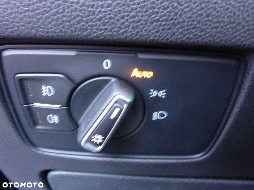 Volkswagen Passat - 32