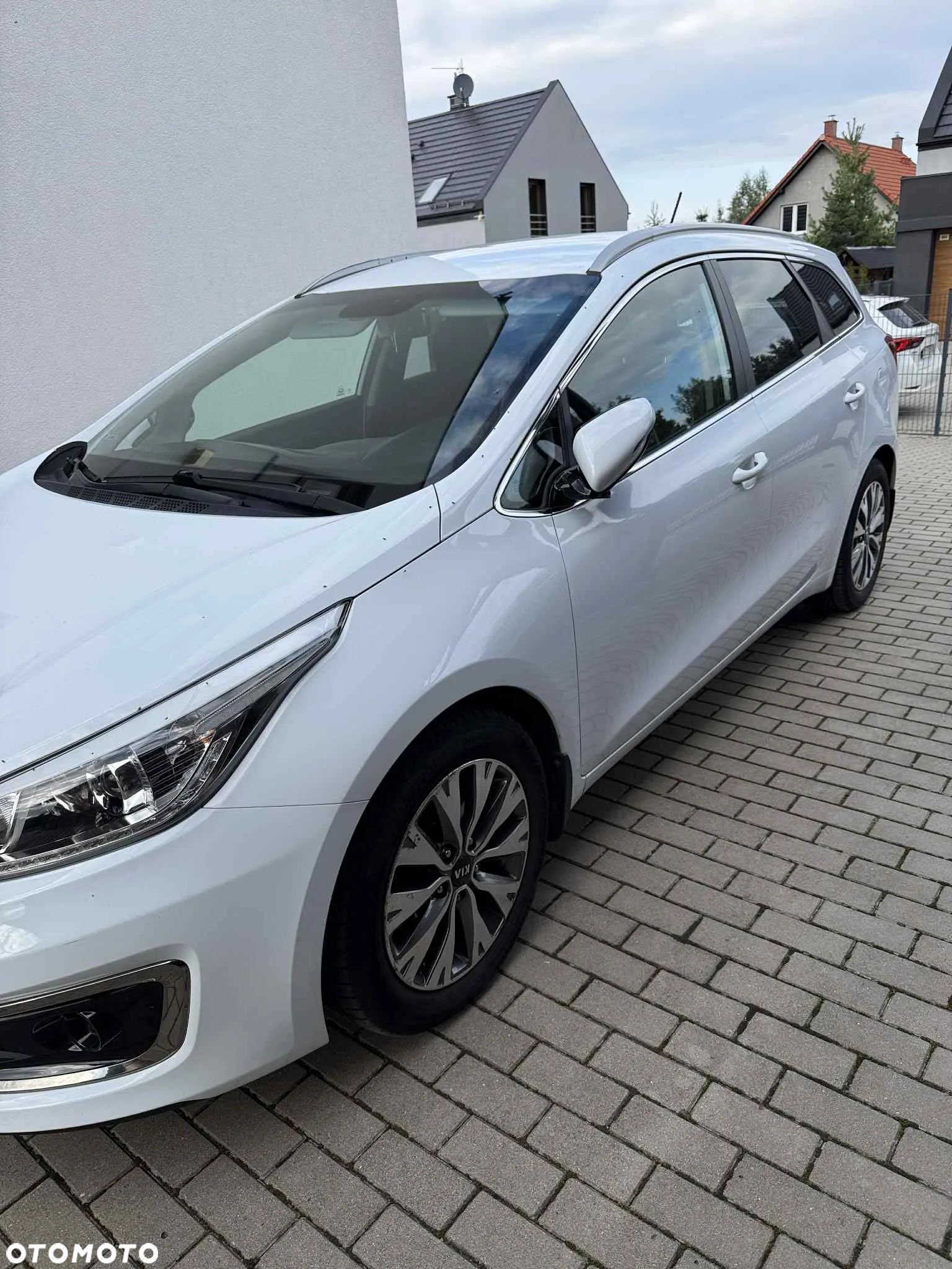 Kia Ceed Cee'd 1.6 GDI L - 1