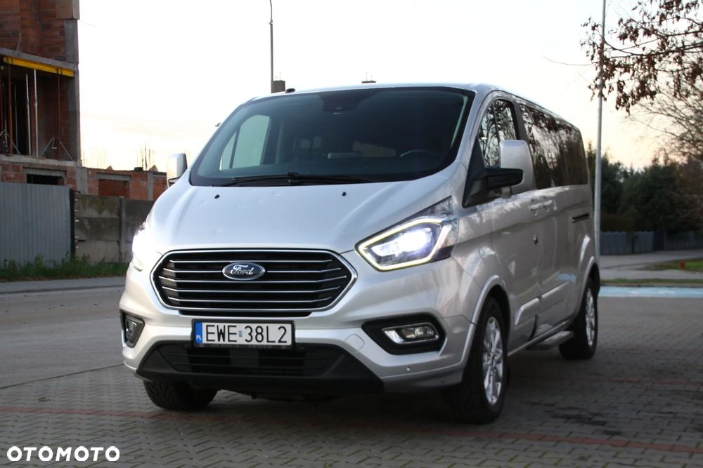 Ford Tourneo Custom 2.0 EcoBlue L2 Titanium - 24