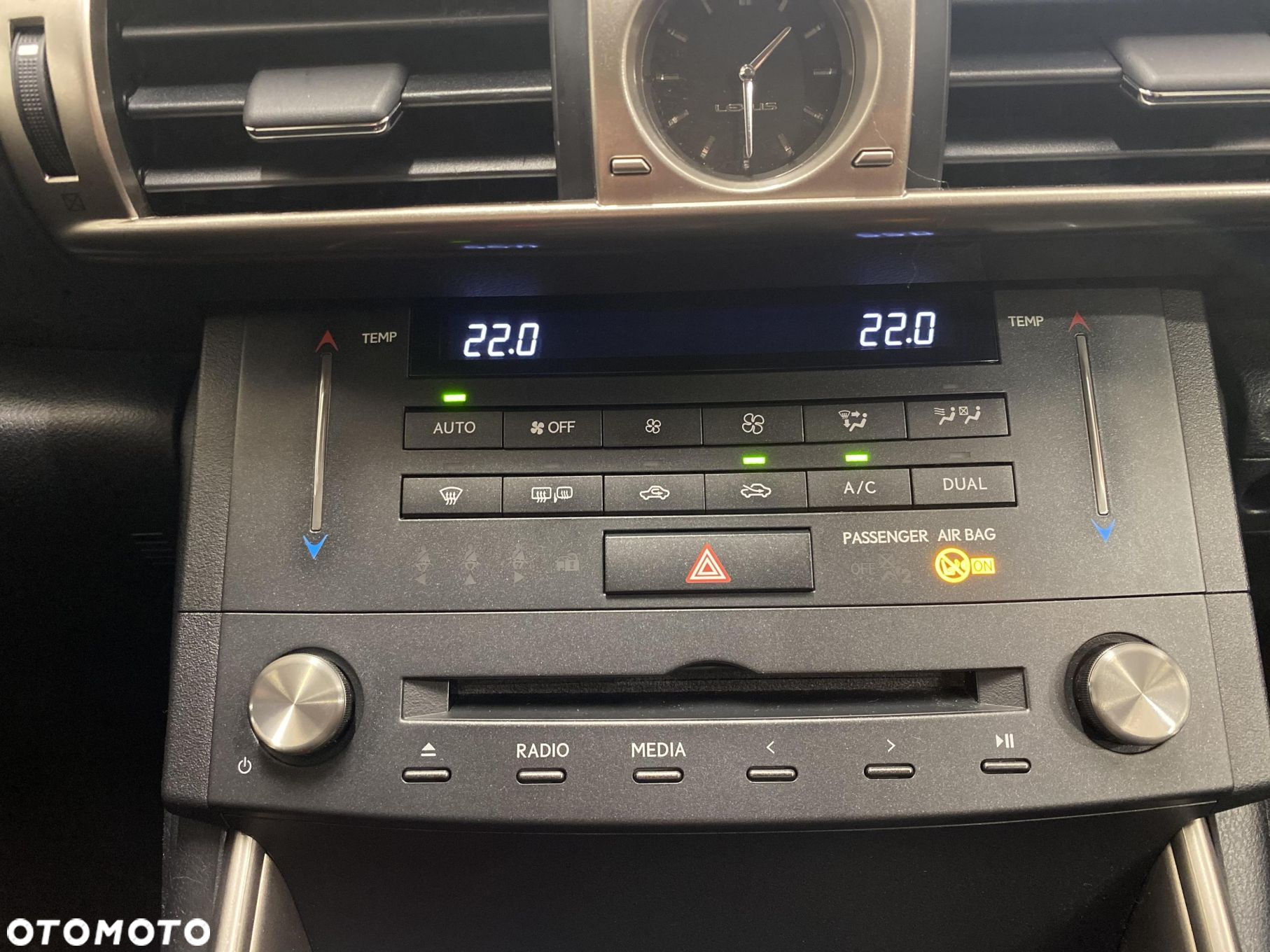 Lexus IS 200t Elite - 19