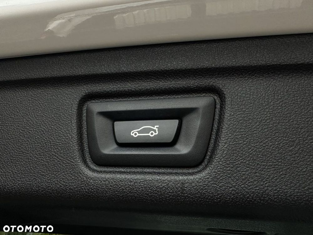 BMW Seria 3 320d xDrive M Sport sport - 40