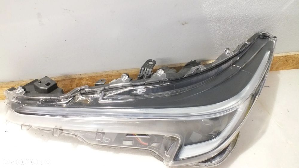 Lampa przednia lewa Toyota Corolla E21 kombi HB Full led - 3