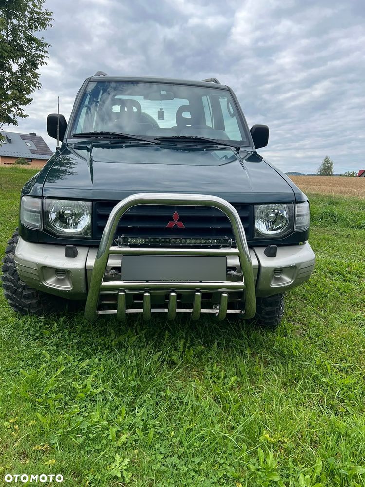 Mitsubishi Pajero 2.5 TD GLS - 18