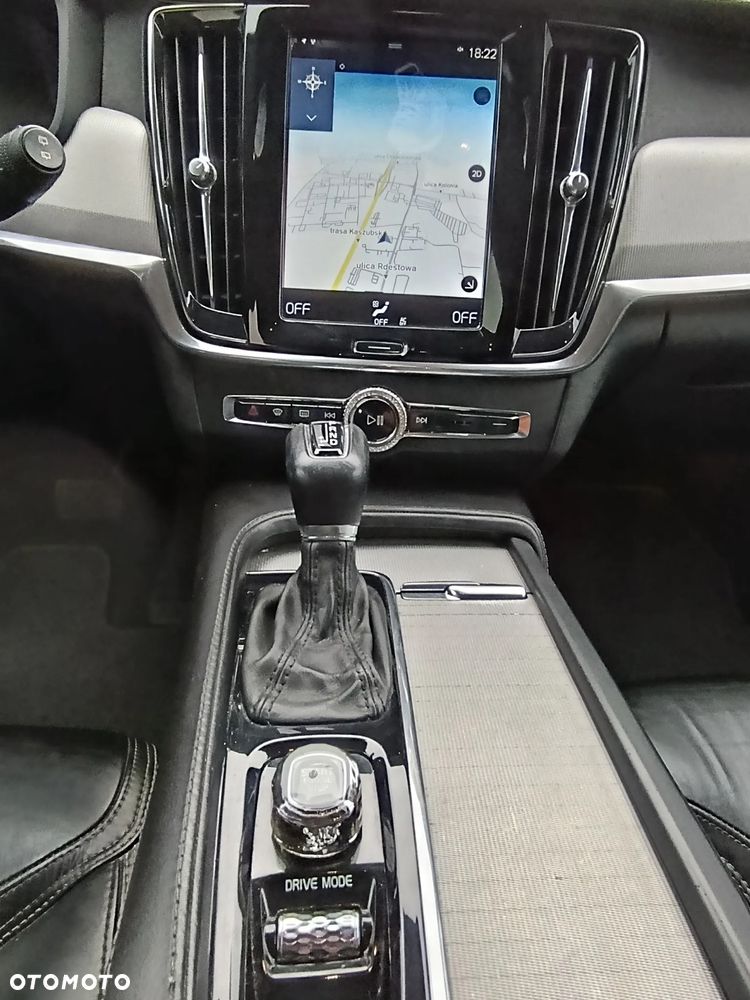 Volvo V90 Cross Country D5 AWD - 24