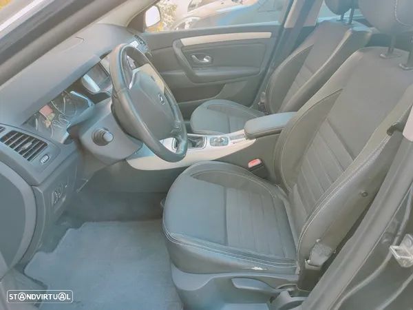 Renault Laguna 2.0 dCi Initiale - 9