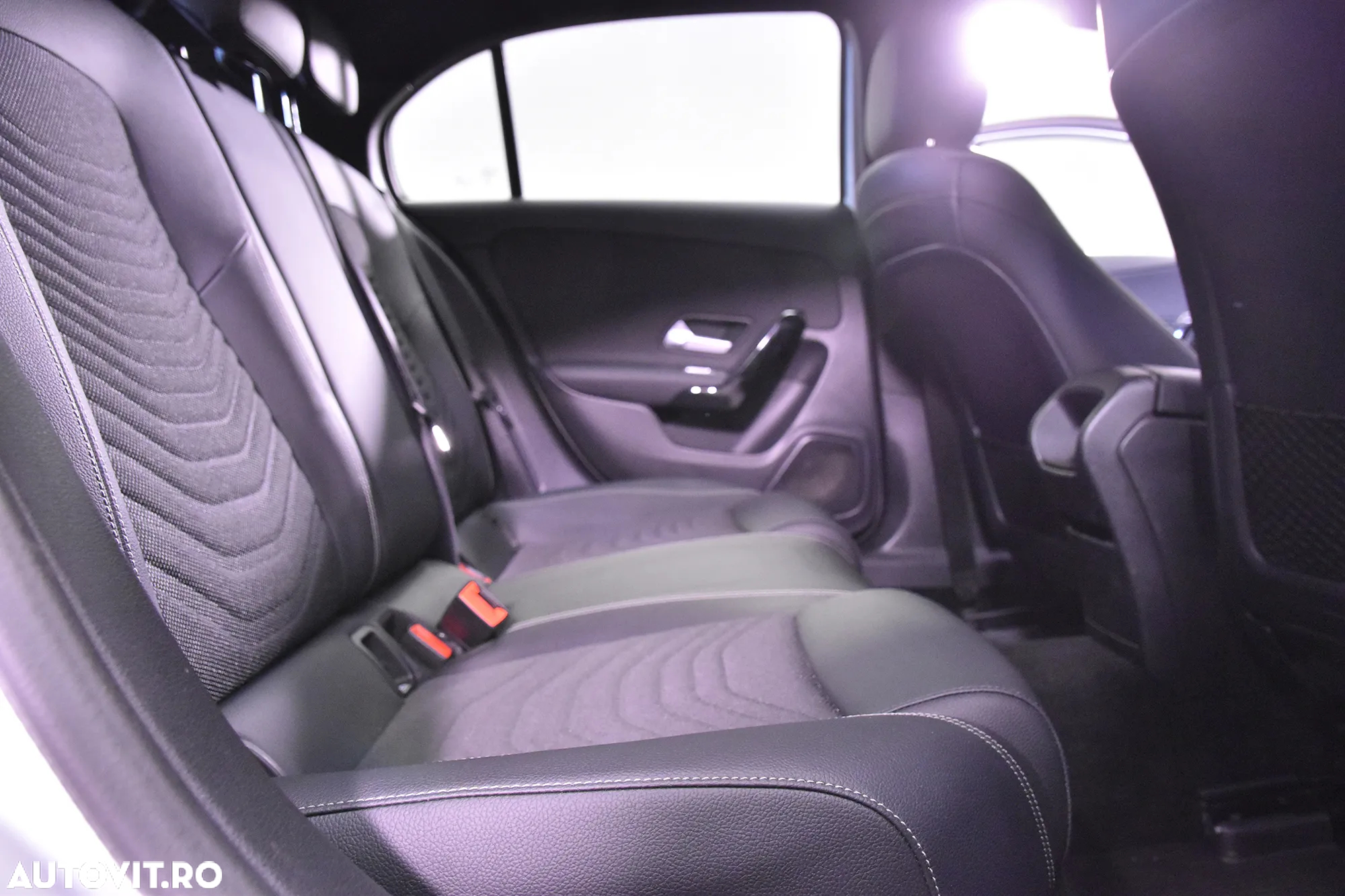 Mercedes-Benz A 200 d 4Matic 8G-DCT - 12