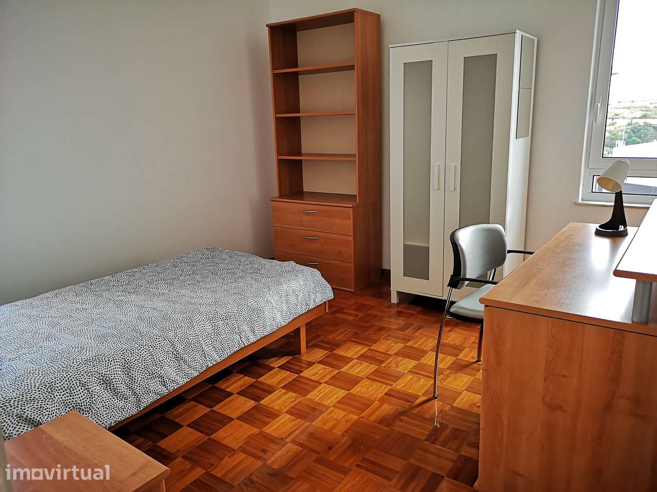 Apartamento T5 com 2 casas de banho em Marvila junto ao Metro - Grande imagem: 2/9