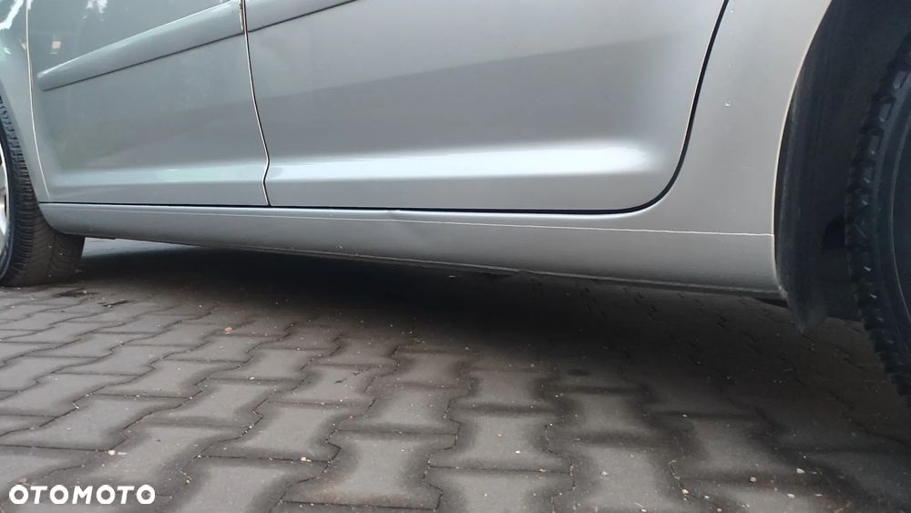 Volkswagen Touran - 24