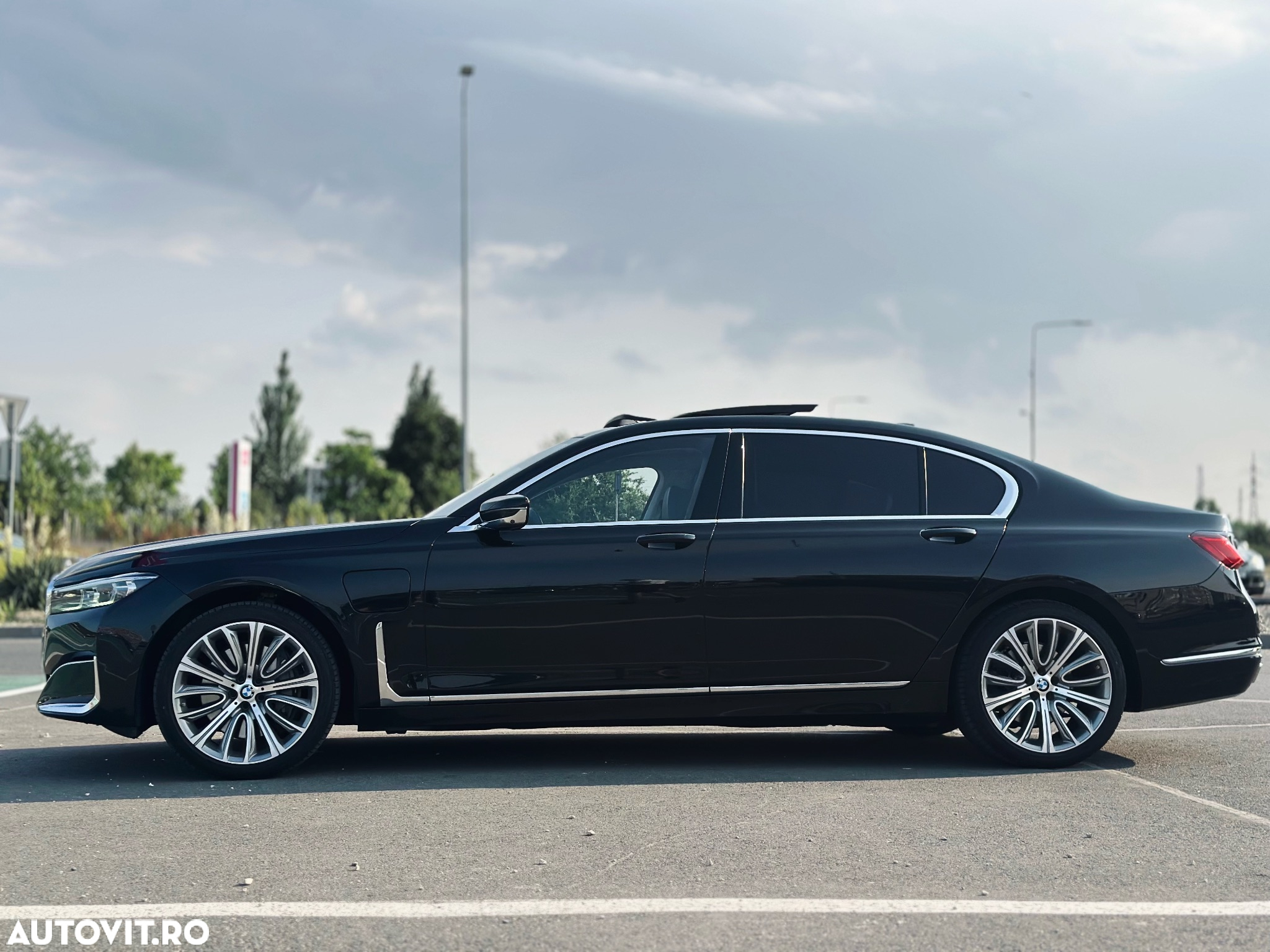 BMW Seria 7 745Le xDrive - 17