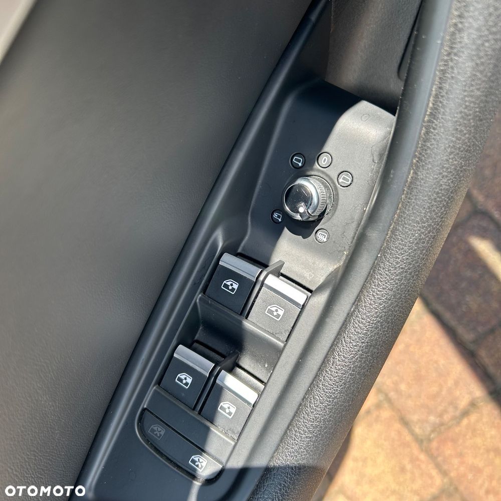 Audi A4 Avant 30 TDI S tronic S line - 20